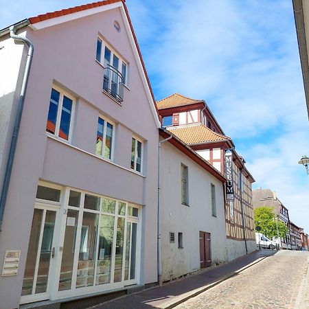 Business-Apartments Im Schuster-Acht Wolgast Esterno foto