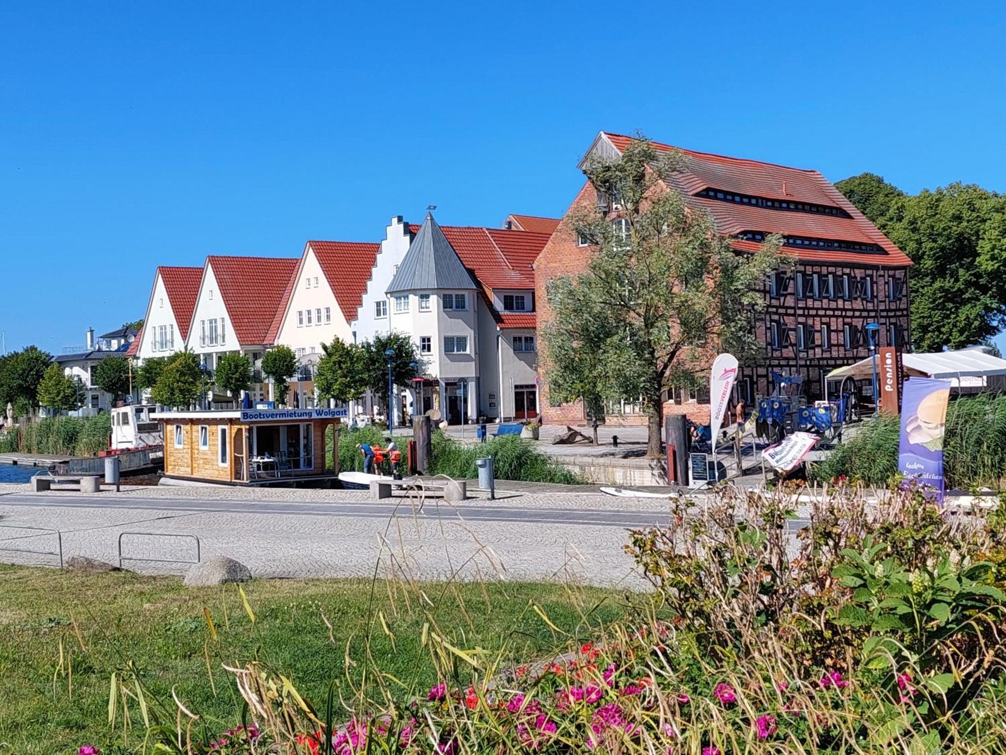 Business-Apartments Im Schuster-Acht Wolgast Esterno foto